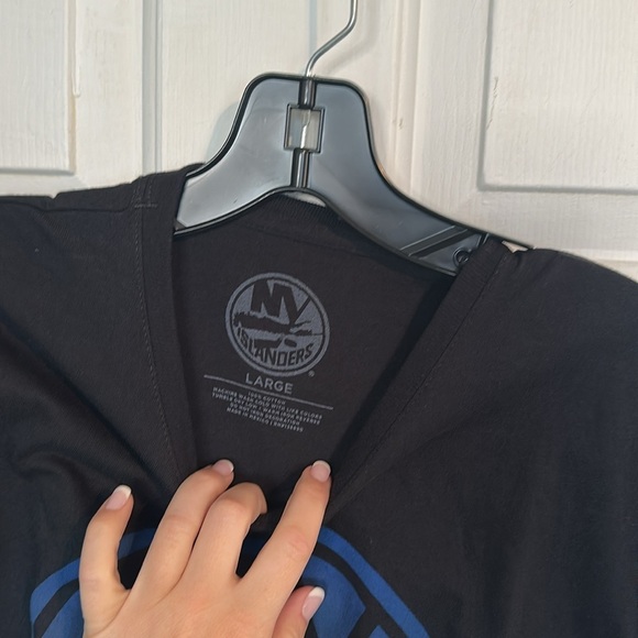 NV Islanders Black men’s tshirt size large - Picture 3 of 5